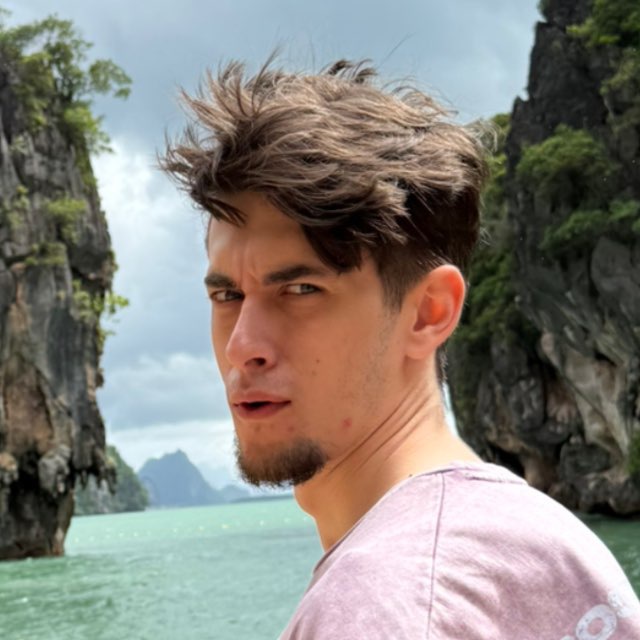 Максим Арокен